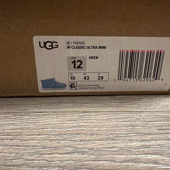 UGG Classic Ultra Mini - Picture 10 of 12